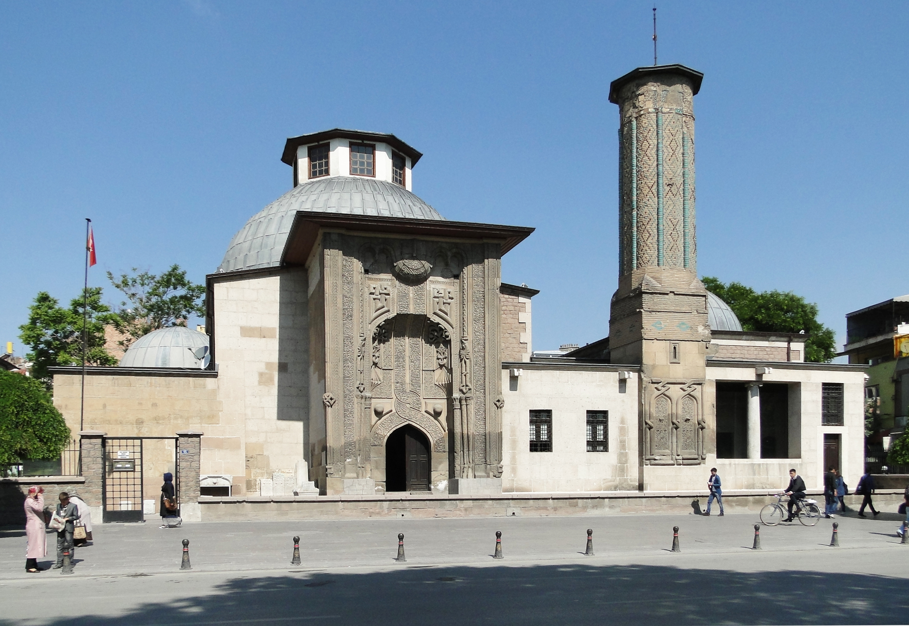 Taşın Dile Geldiği Yer: İnce Minareli Medrese’nin Hikayesi